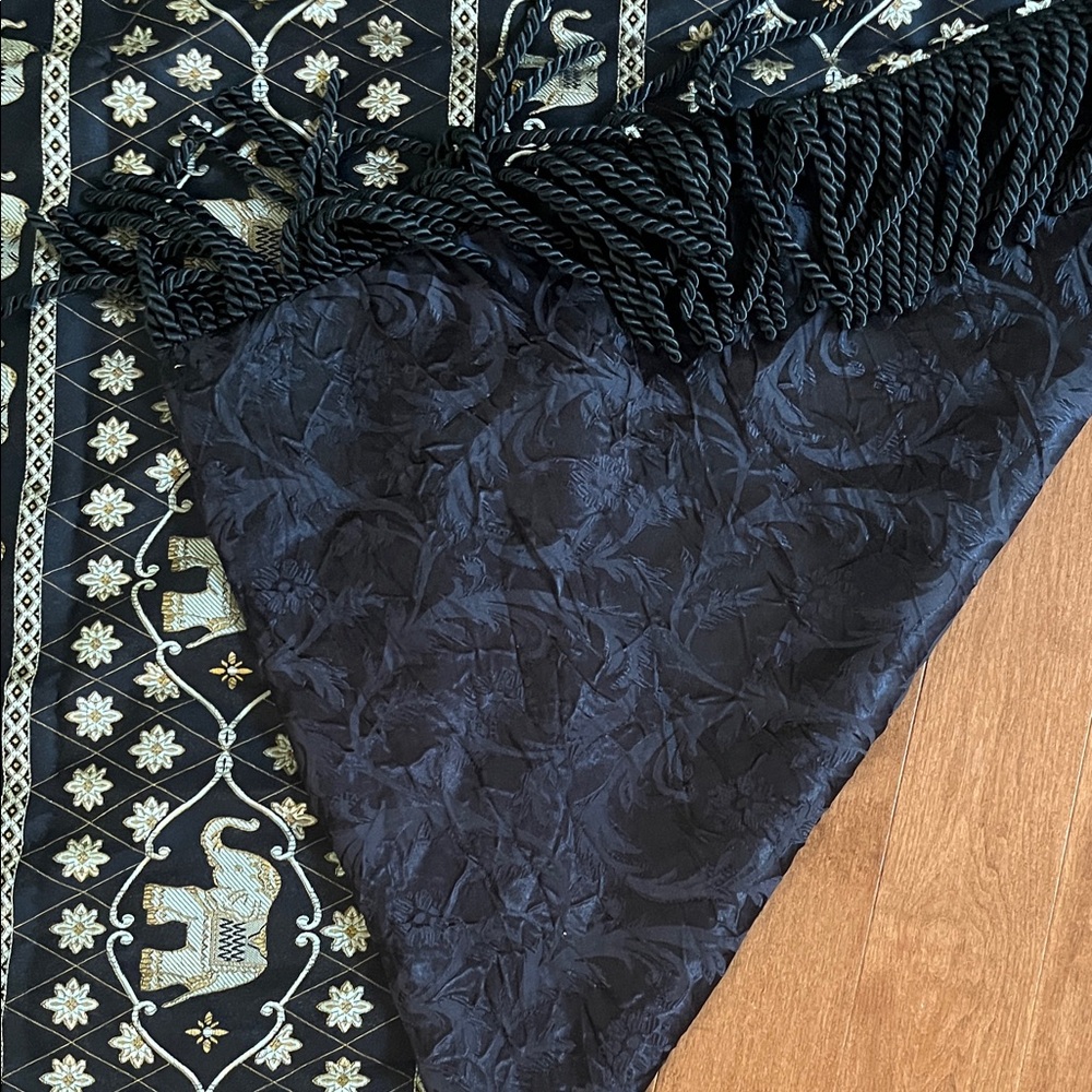 Gorgeous Elephant Patterned Black and Gold  Table Cloth - Picture 4 of 4